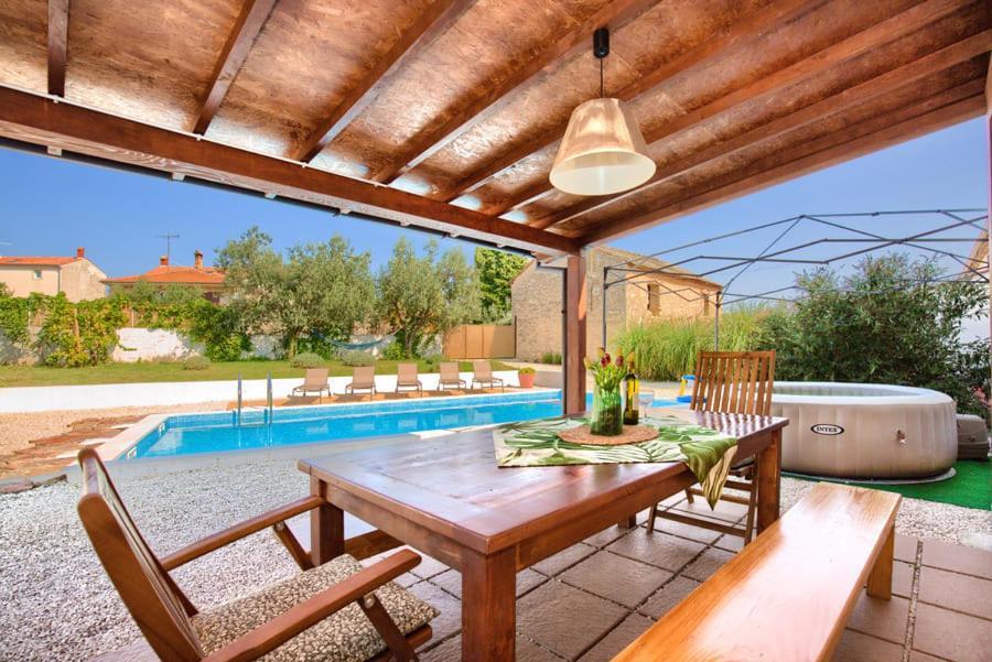 Villa John *
